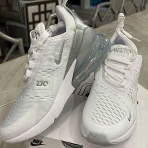 Nike AirMax 270 White/Metallic Plantinum Size 7.5